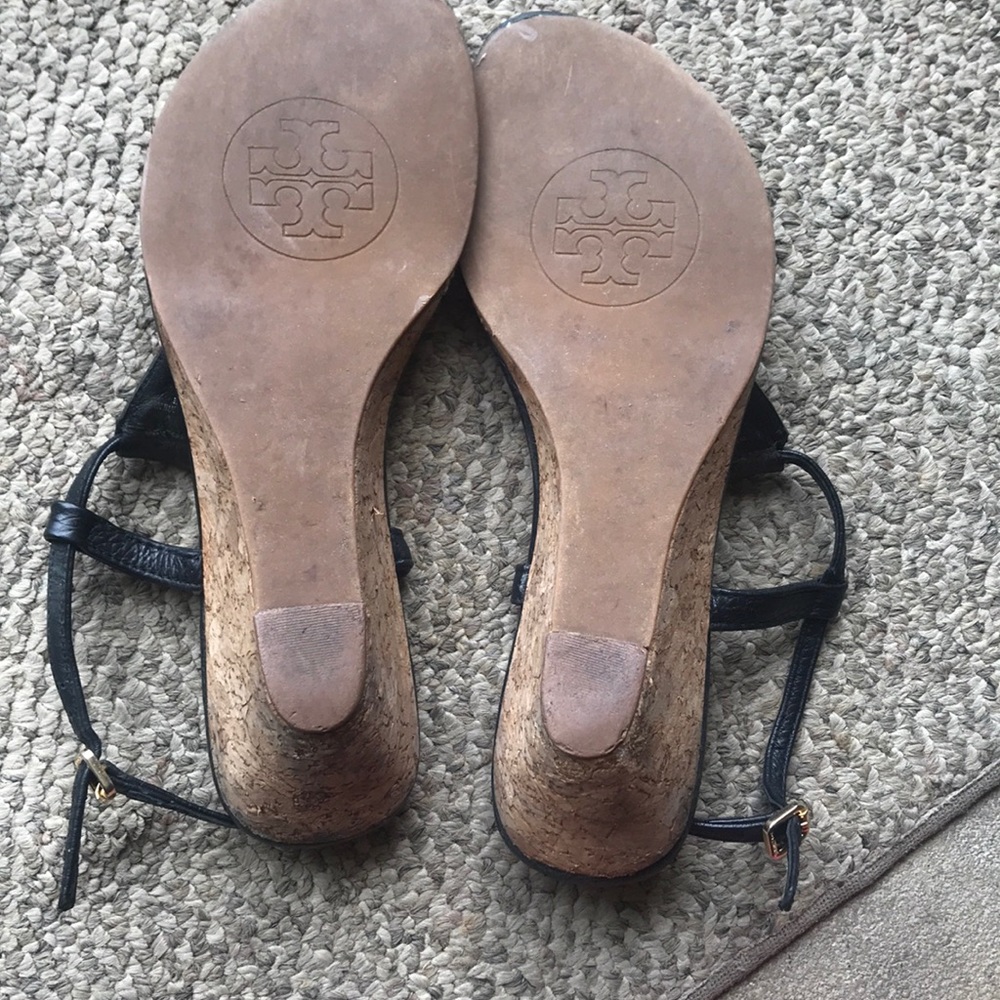 Tory Burch black wedge sandals-SZ 7- LIKE 🆕 - Picture 4 of 4